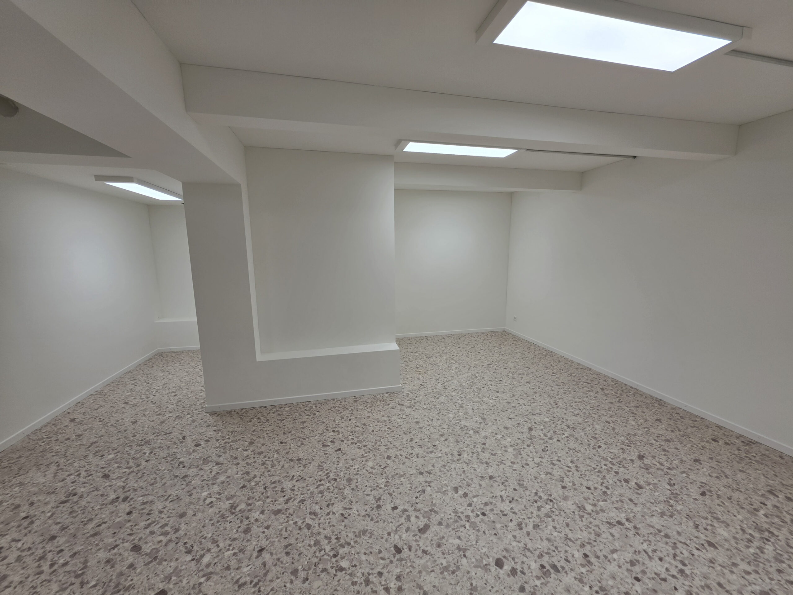 20260827_180500